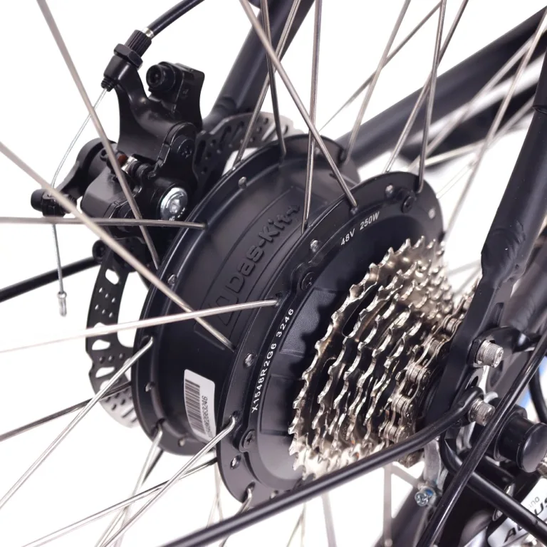 Detailansicht des Motors der Marke Das-Kit am NCM Venice Plus