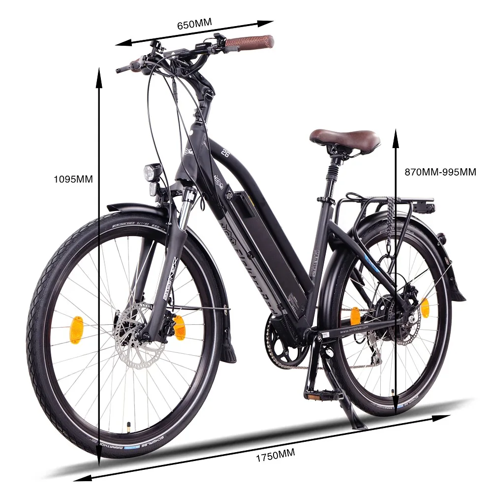 NCM Milano Plus E-Trekkingbike in Schwarz 26-Zoll mit sichtbaren Abmessungen – zeigt Rahmenhöhe, Laufradgröße und Geometrie des E-Bikes