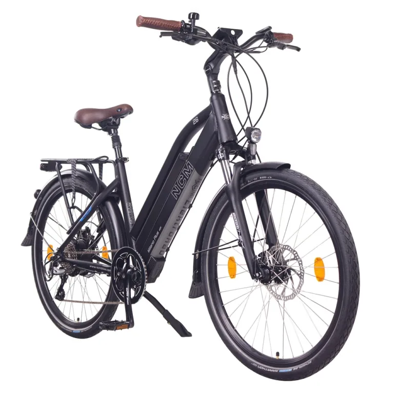 NCM Milano Plus E-Trekkingbike in Schwarz 26-Zoll – komfortables Elektro-Trekkingrad für Stadtfahrten, Pendeln und längere Touren