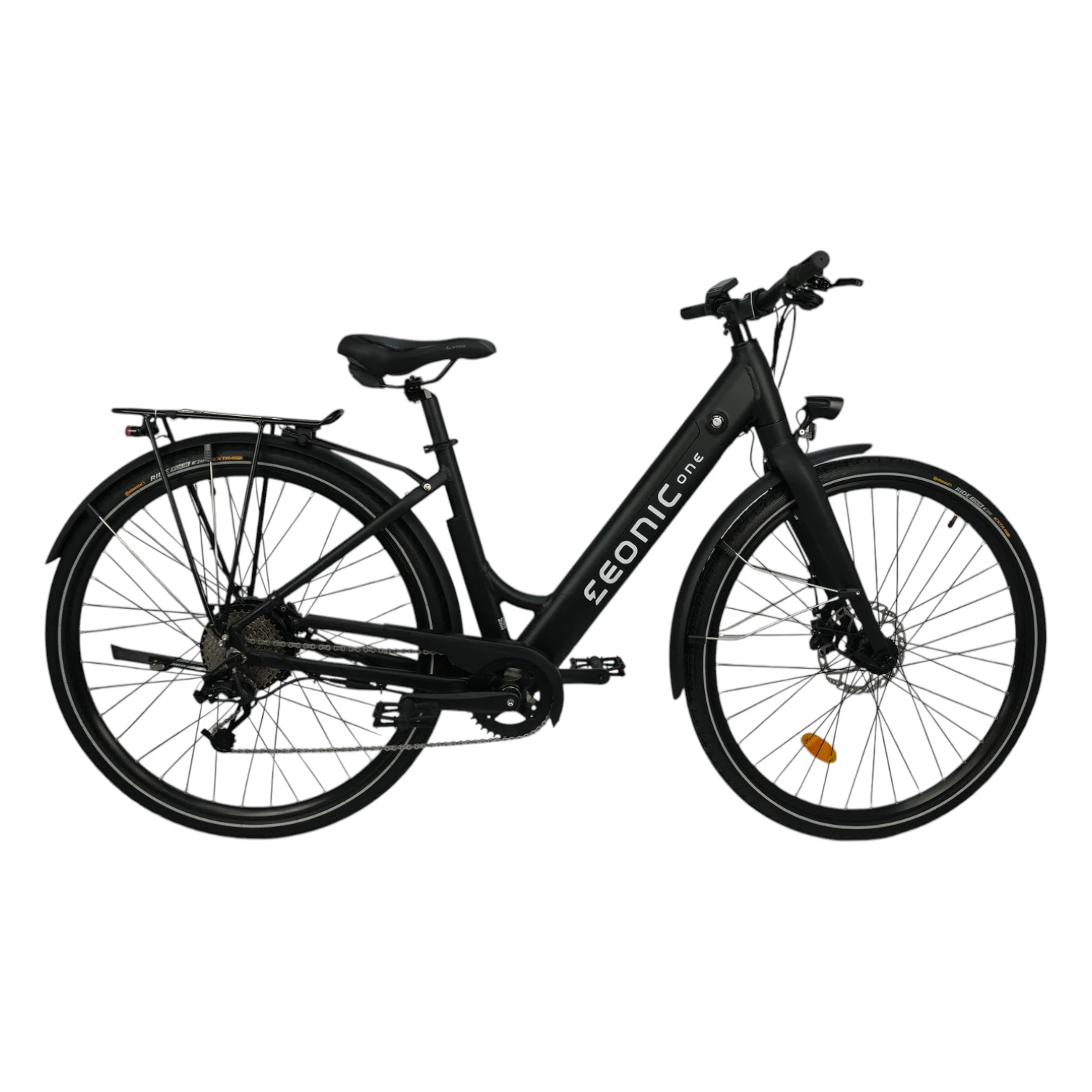 E-Bikes kaufen – Das schwarze Eonic One Comfort Limited E-Bike als Tiefeinsteiger mit ergonomischem Sattel, Kettenschutz, stabilem Gepäckträger und Continental-Bereifung vor weißem Hintergrund.