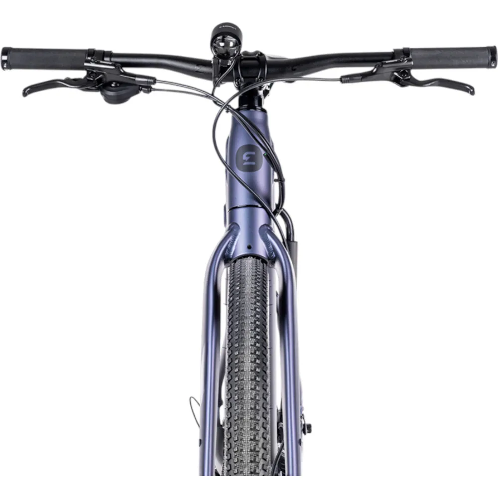 Vorderansicht eines Eonic One Bandit E-Bikes in Arctic Fire