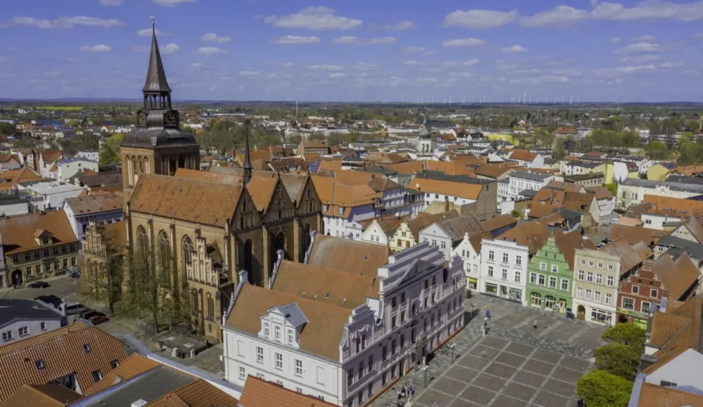 E-Bikes kaufen in Güstrow – Luftaufnahme der Stadt Güstrow