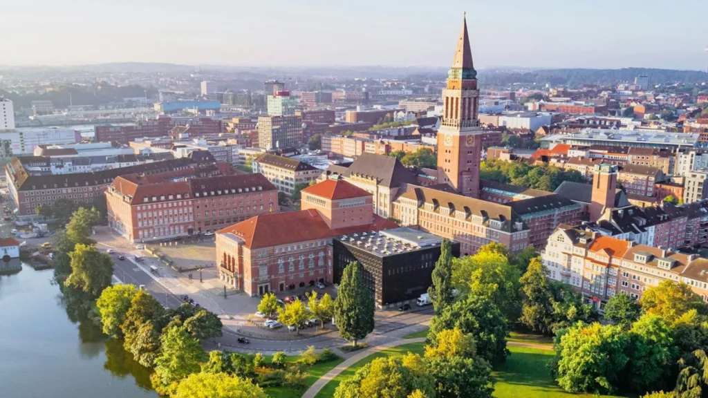 E-Bikes kaufen in Kiel – Blick von oben auf die Stadt