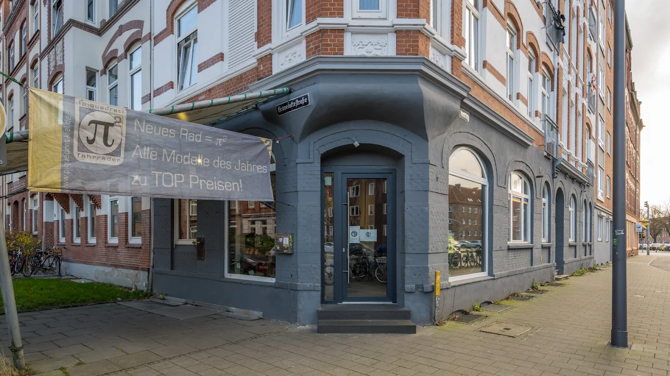 E-Bikes kaufen in Kiel – Eingang Pi Quadrat Fahrradstation