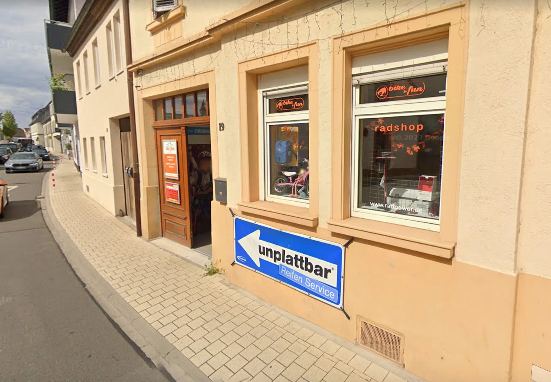 E-Bikes kaufen in Schwetzingen - Schaufenster vom Bike & Fun Radshop