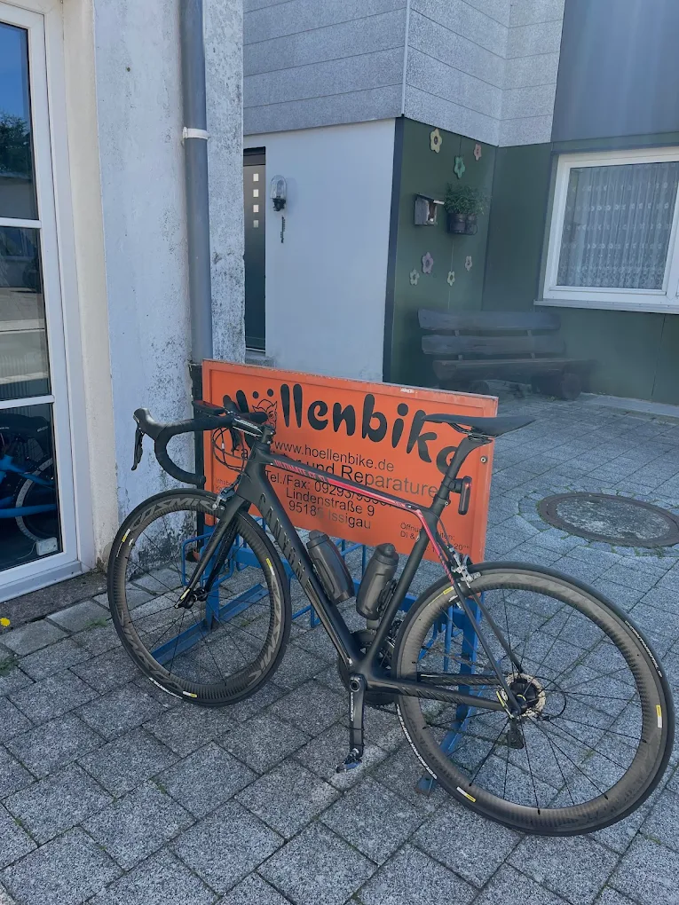 E-Bikes kaufen in Issigau - Außenansicht von Höllenbike GbR mit Eingangsbereich