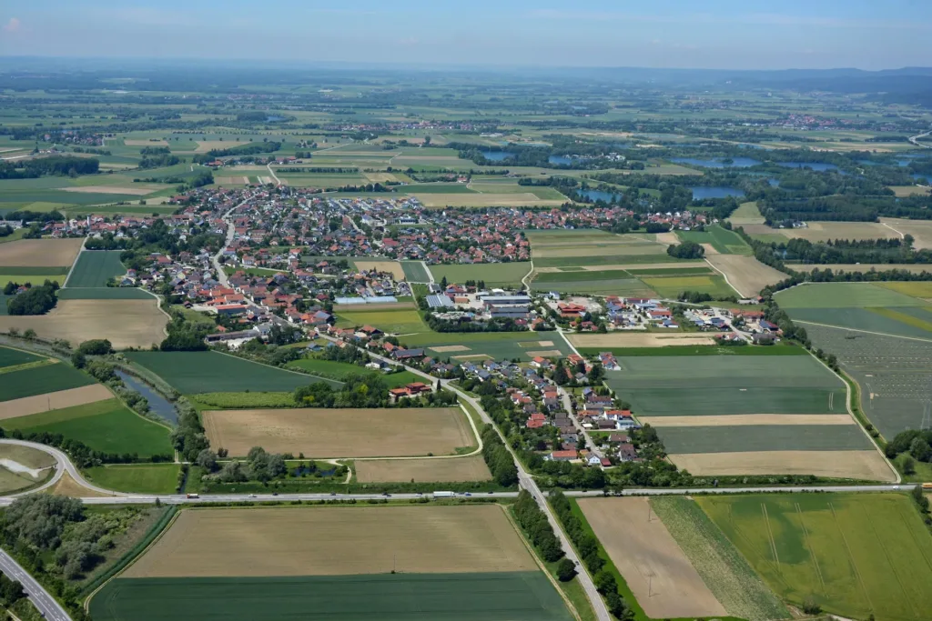 E-Bikes kaufen in Parkstetten - Panorama der Gemeinde mit Blick auf die niederbayerische Landschaft