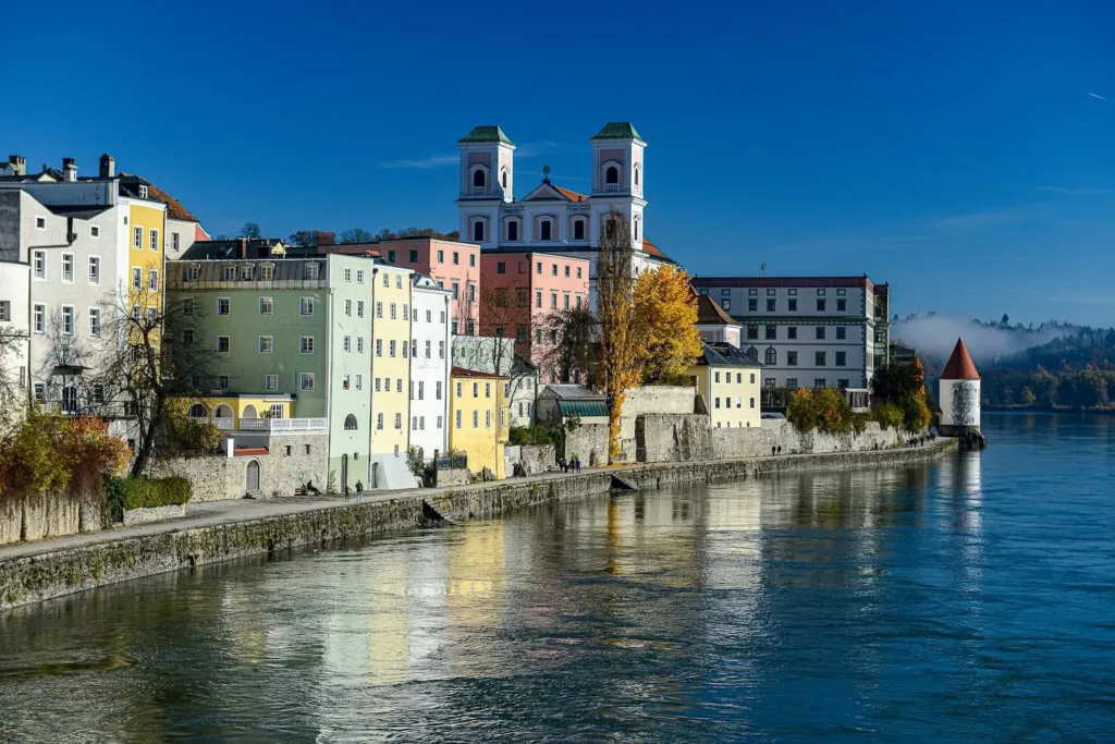 E-Bikes kaufen in Passau - Panorama der Dreiflüssestadt mit Blick auf Donau und Altstadt