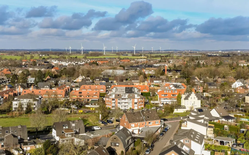 E-Bikes kaufen in Tönisvorst - Blick über Tönisvorst mit Wohngebieten und Naturflächen
