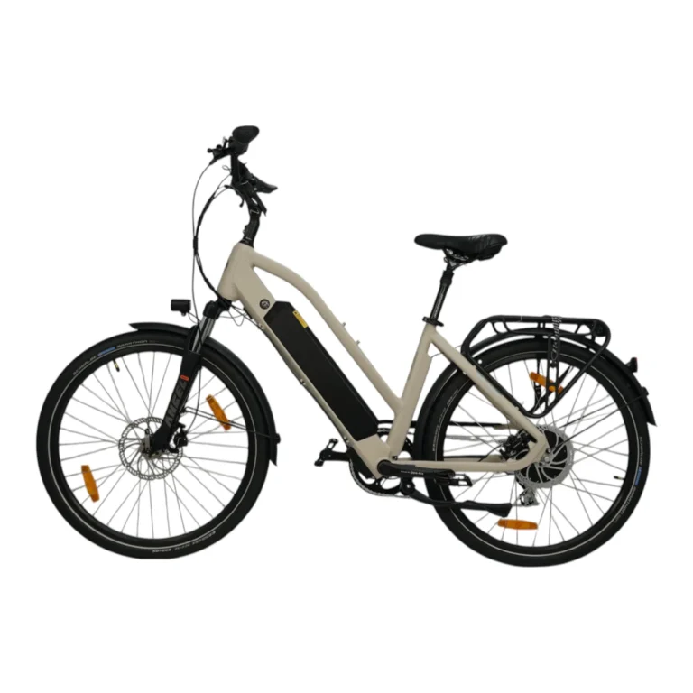 NCM T7s E-Citybike komfortables E-Bike mit tiefem Einstieg in Beige-Sand und einer Reichweite bis zu 150 km, Vorderrad zeigt nach links in der Profilansicht