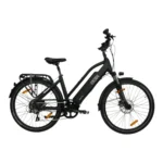 NCM T7s E-Citybike komfortables E-Bike mit tiefem Einstieg in Schwarz und einer Reichweite bis zu 150 km, Vorderrad zeigt nach rechts in der Profilansicht